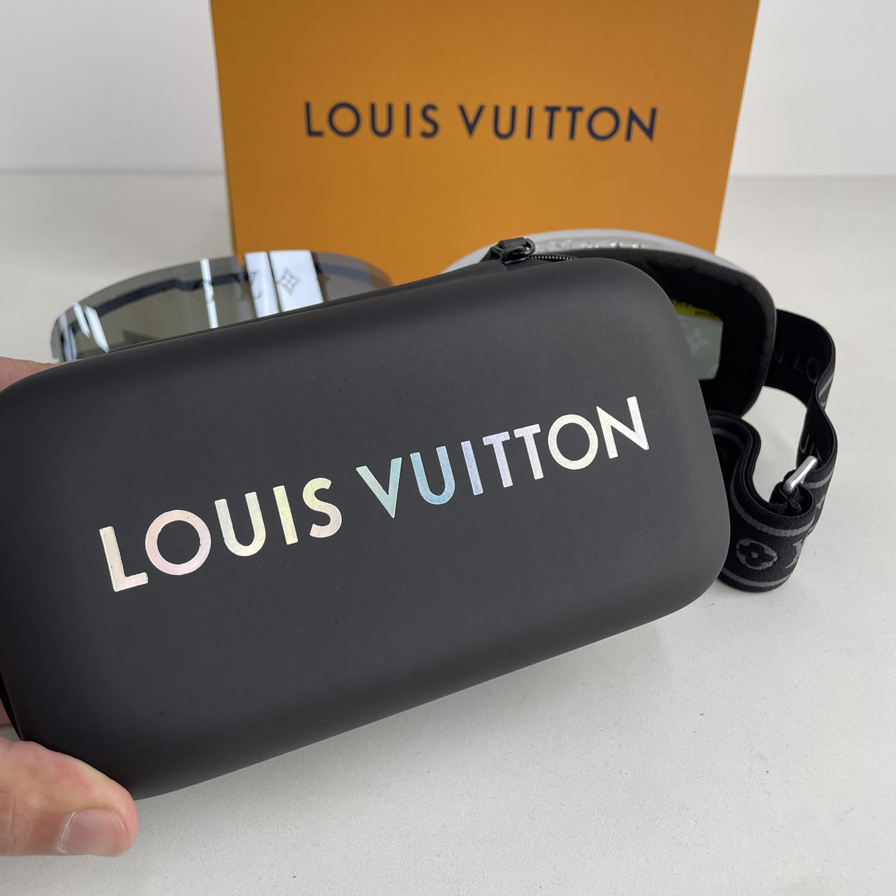 Louis Vuitton Lv Ski Mask Yellow Blue Black Pink Silvery White (18) - www.newkick.vip